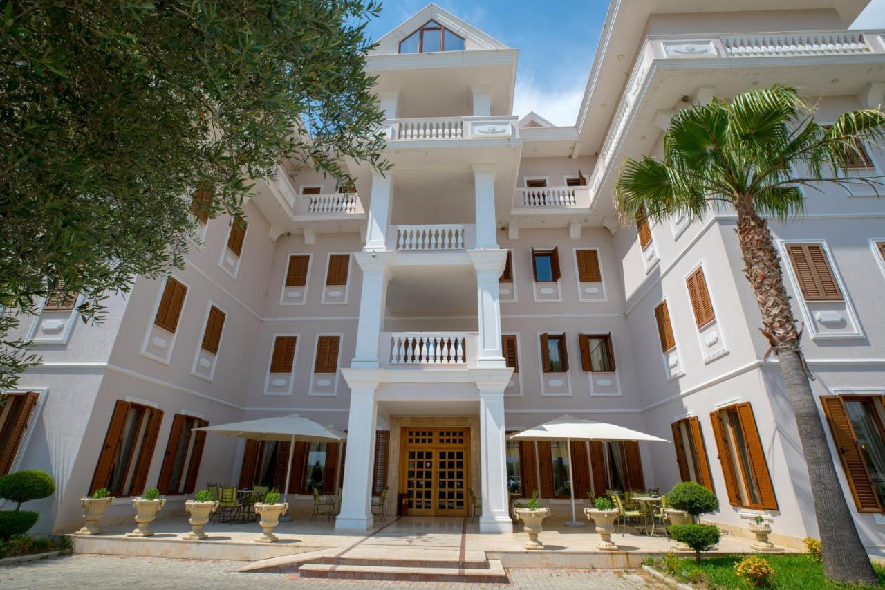 Hotel Vila Zeus Rinas Exterior photo