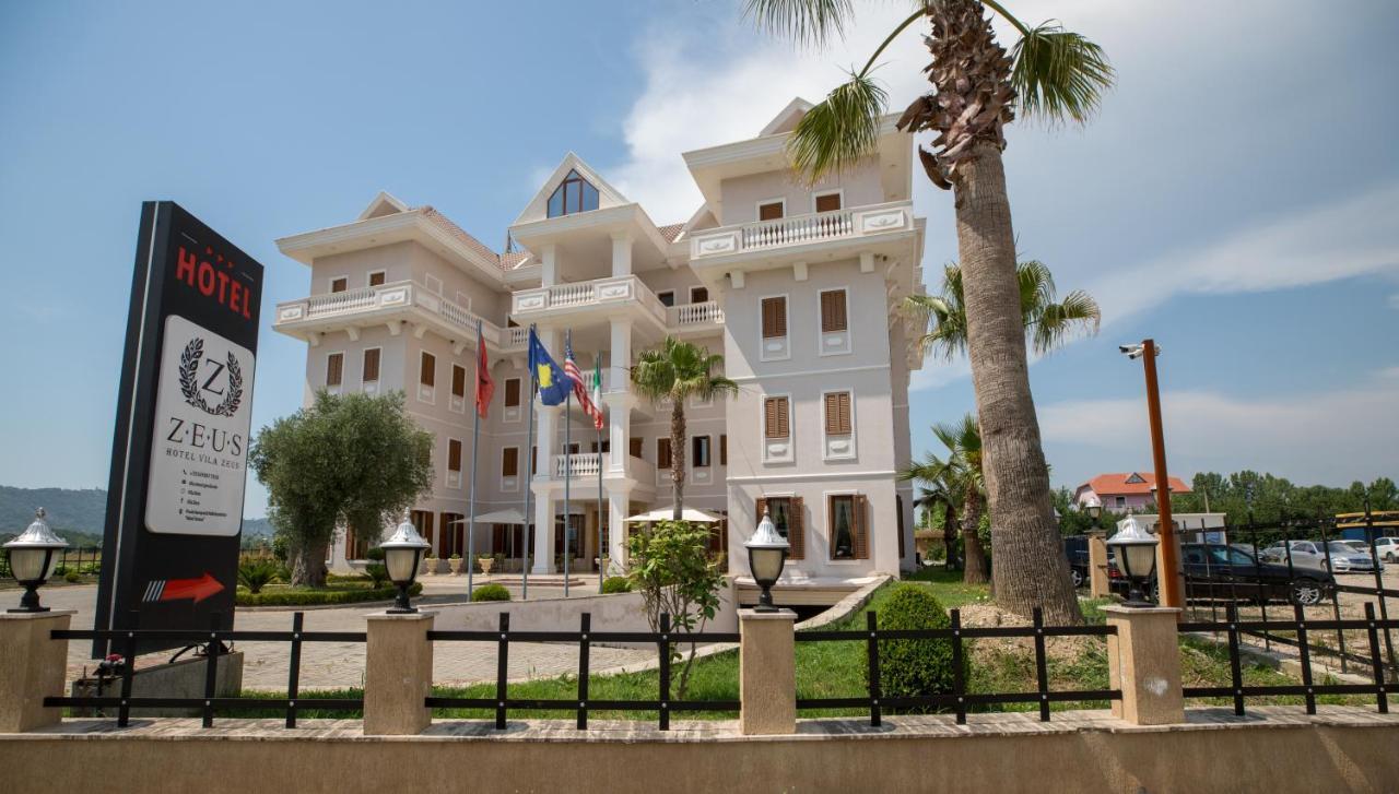 Hotel Vila Zeus Rinas Exterior photo