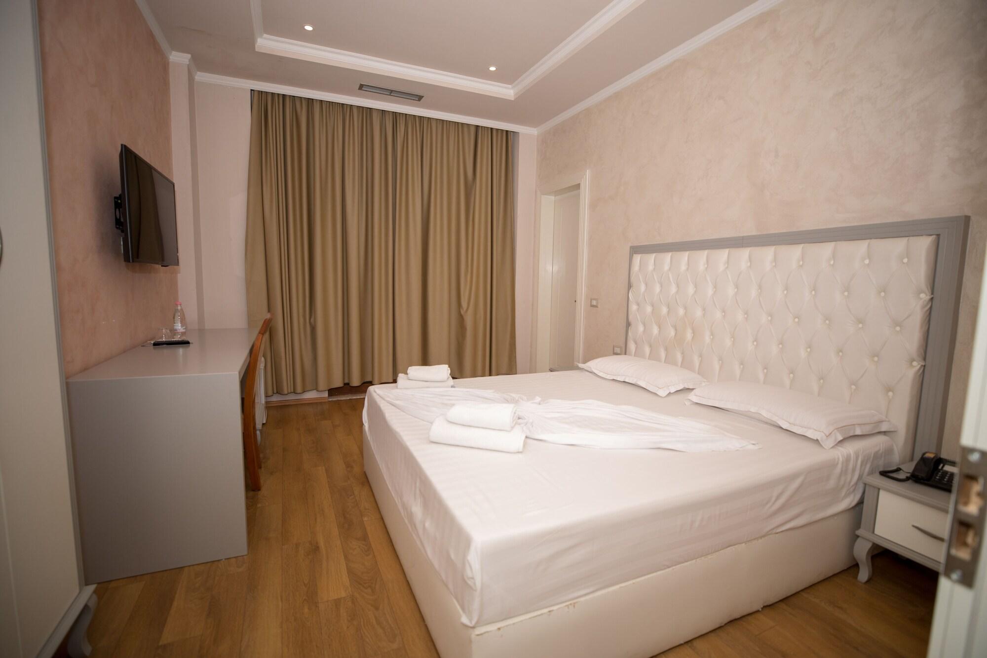Hotel Vila Zeus Rinas Exterior photo