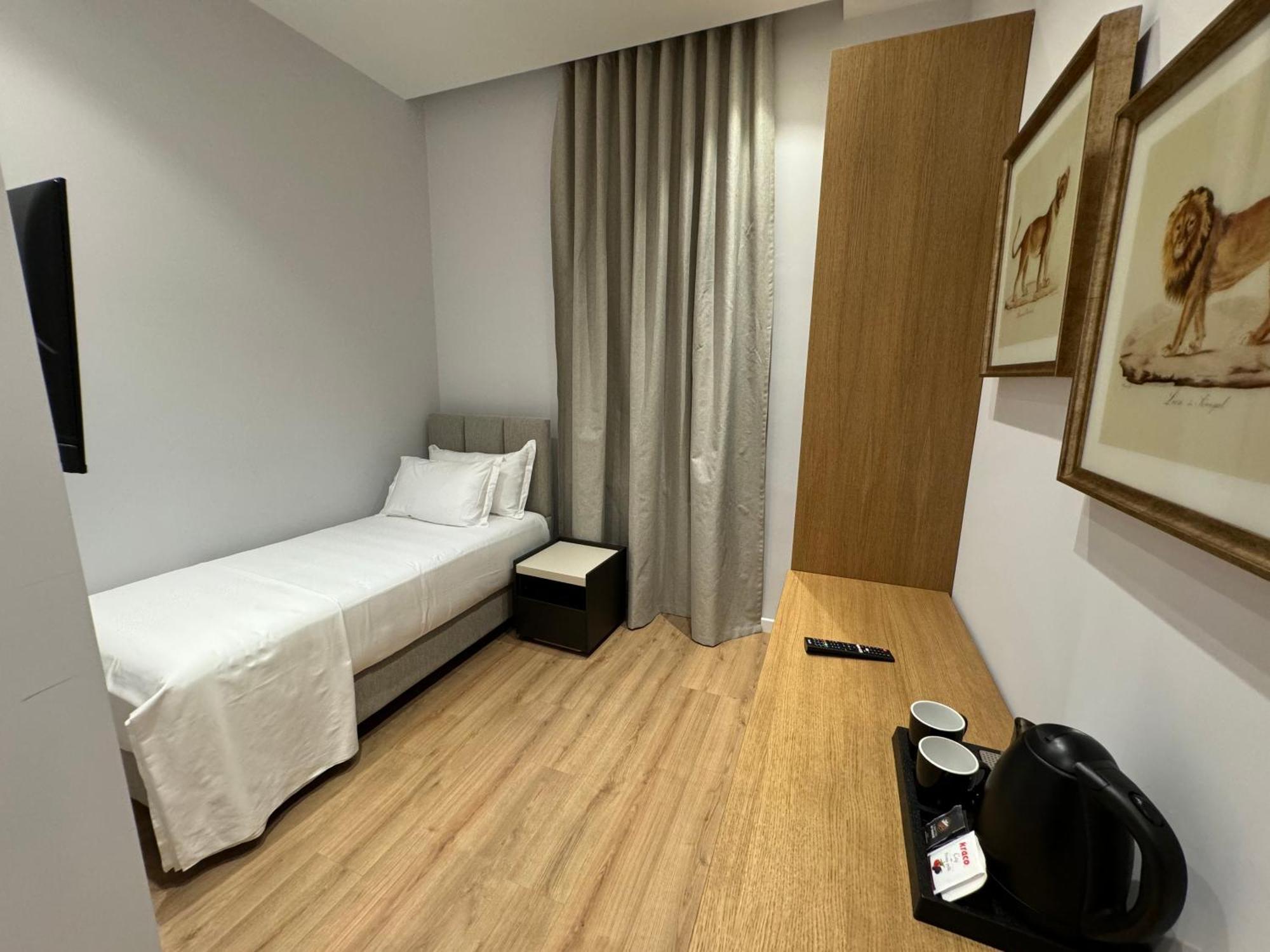 Hotel Vila Zeus Rinas Exterior photo