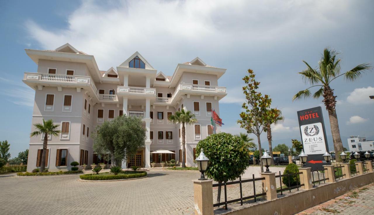 Hotel Vila Zeus Rinas Exterior photo
