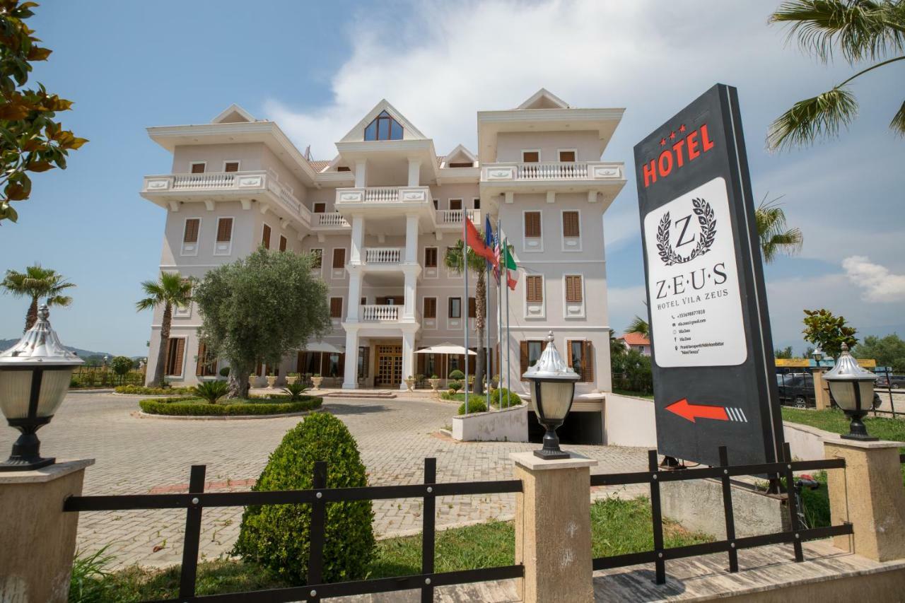 Hotel Vila Zeus Rinas Exterior photo